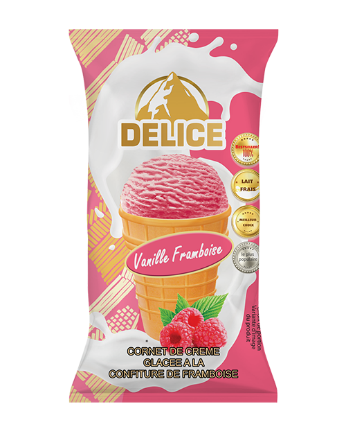 Glace avec arôme de framboise dans un cornet gaufré